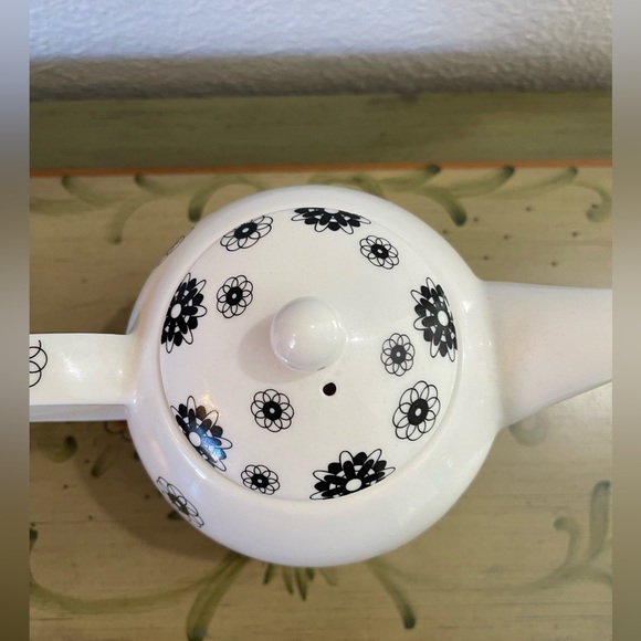 Black & White Flower Print Teapot - Picture 4 of 5